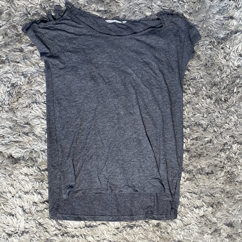 Athleta T